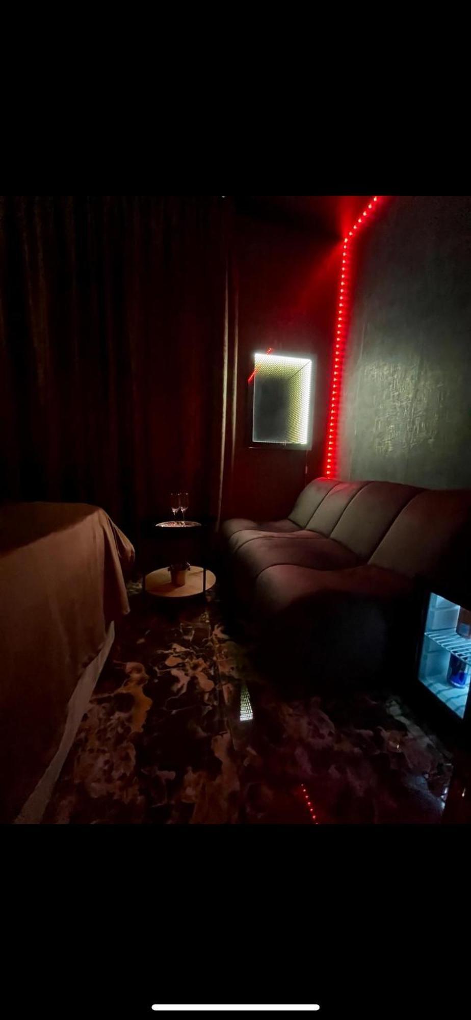 Love Room Букурещ Екстериор снимка