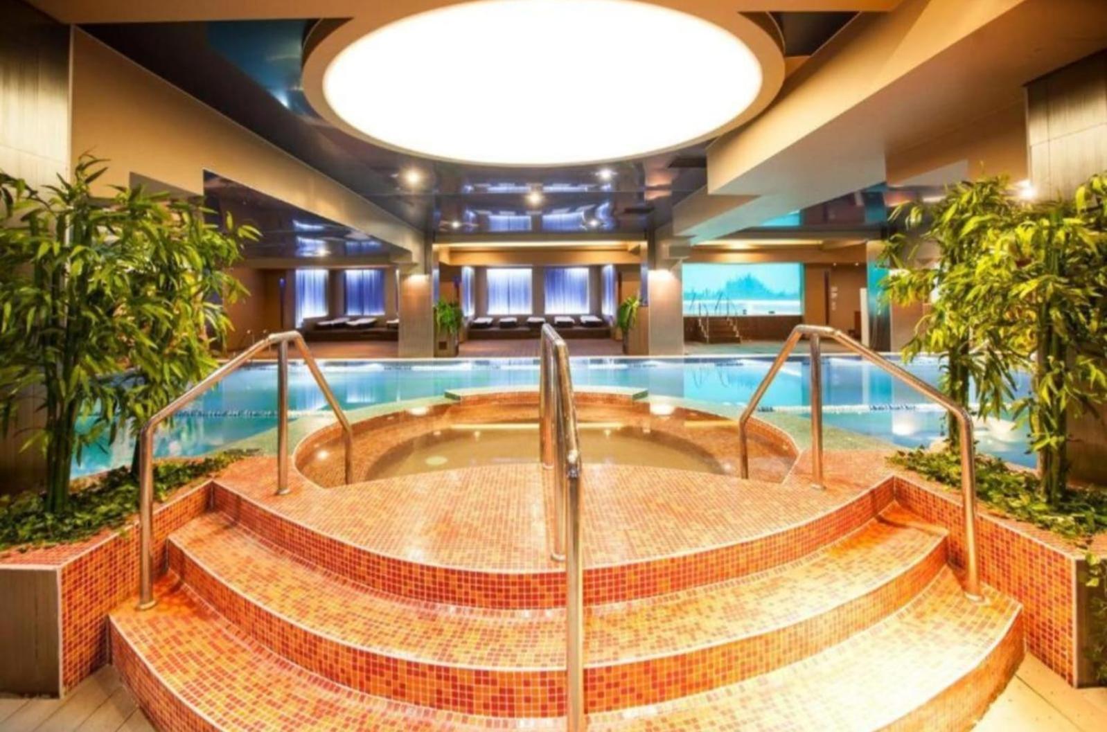 Love Room Букурещ Екстериор снимка