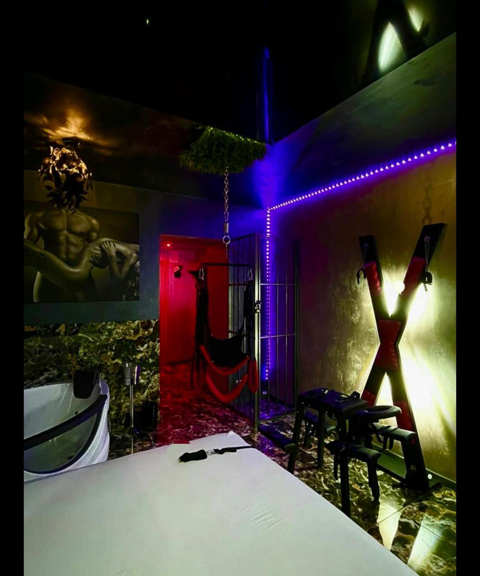 Love Room Букурещ Екстериор снимка